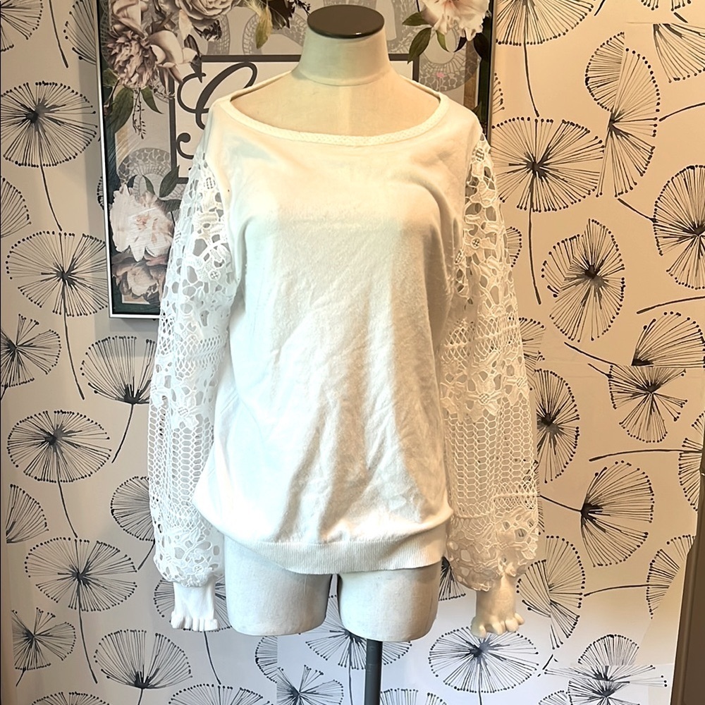 Sioni L White Lace Sleeve Sweater